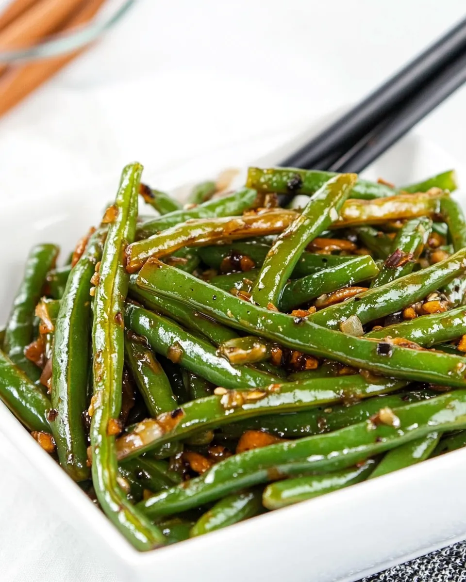 Easy Garlicky Green Beans Stir Fry food shot